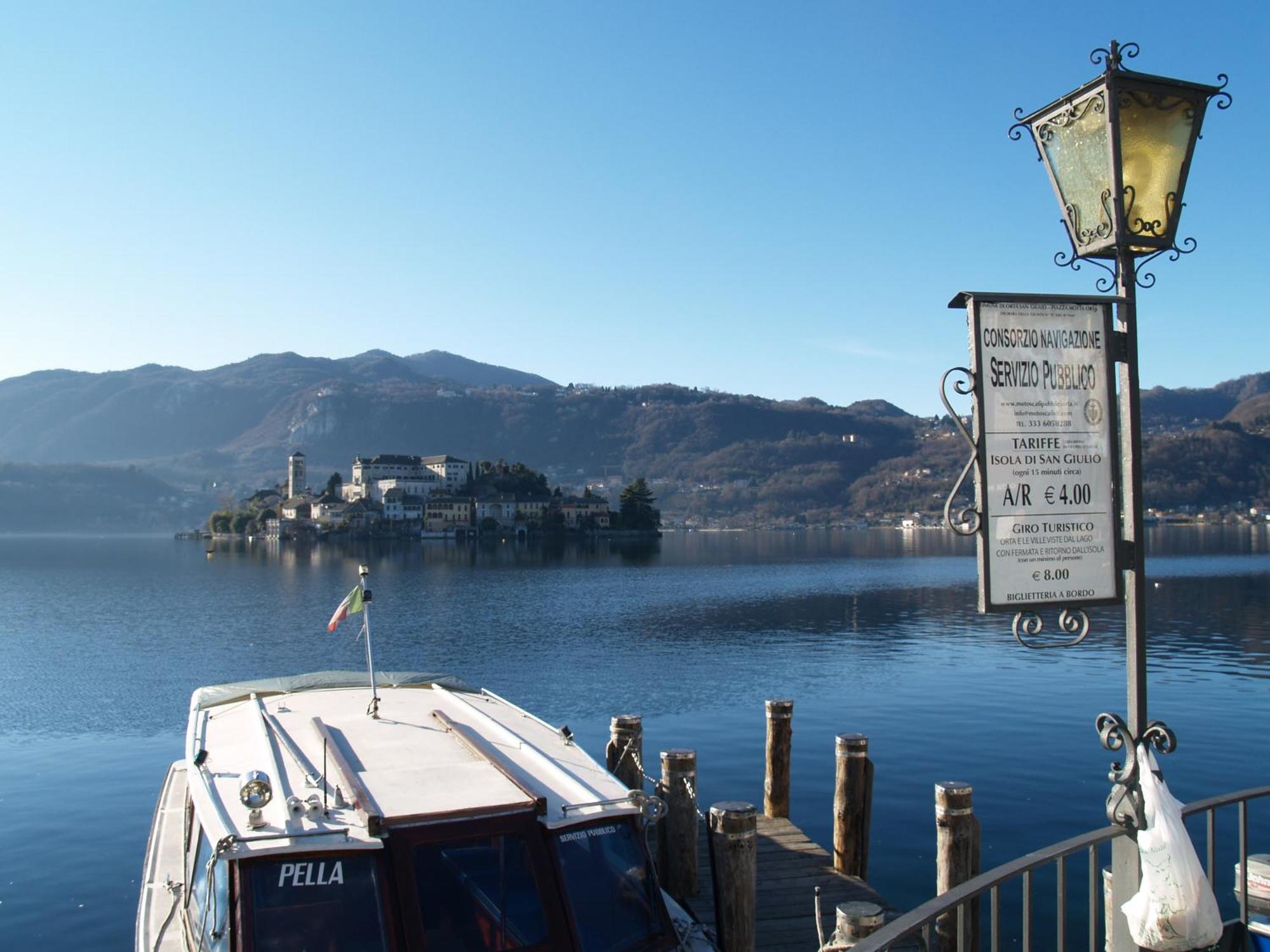 -Ortaflats- Appartamenti Imbarcadero & Palazzotto オルタ・サン・ジューリオ エクステリア 写真
