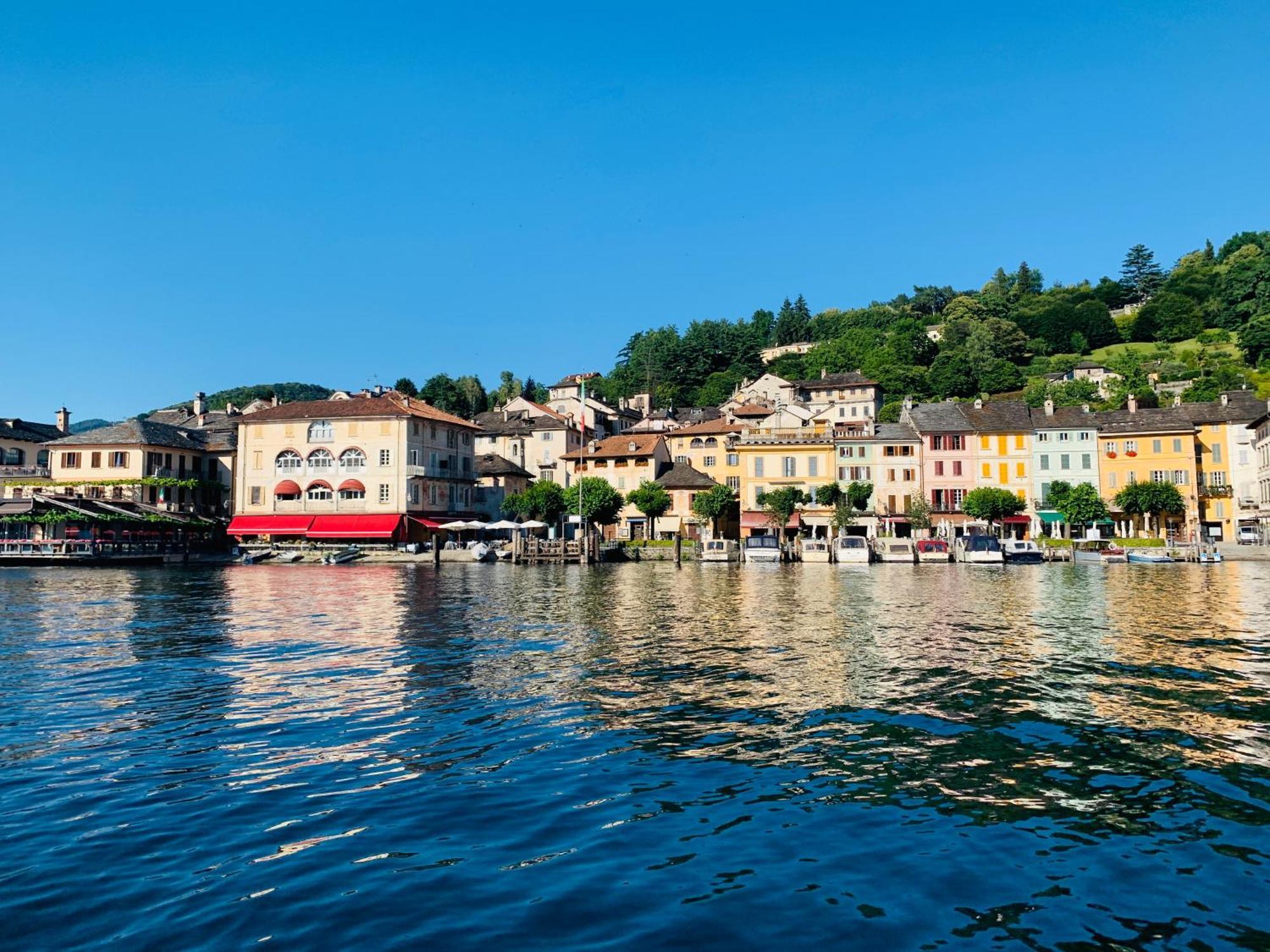 -Ortaflats- Appartamenti Imbarcadero & Palazzotto オルタ・サン・ジューリオ エクステリア 写真