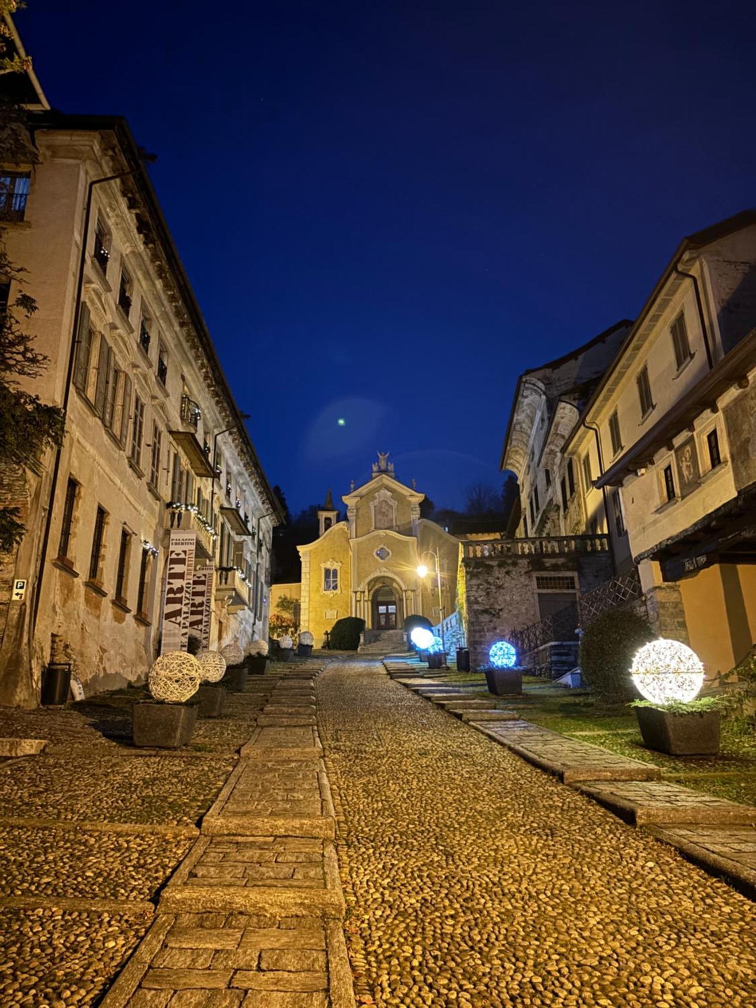 -Ortaflats- Appartamenti Imbarcadero & Palazzotto オルタ・サン・ジューリオ エクステリア 写真