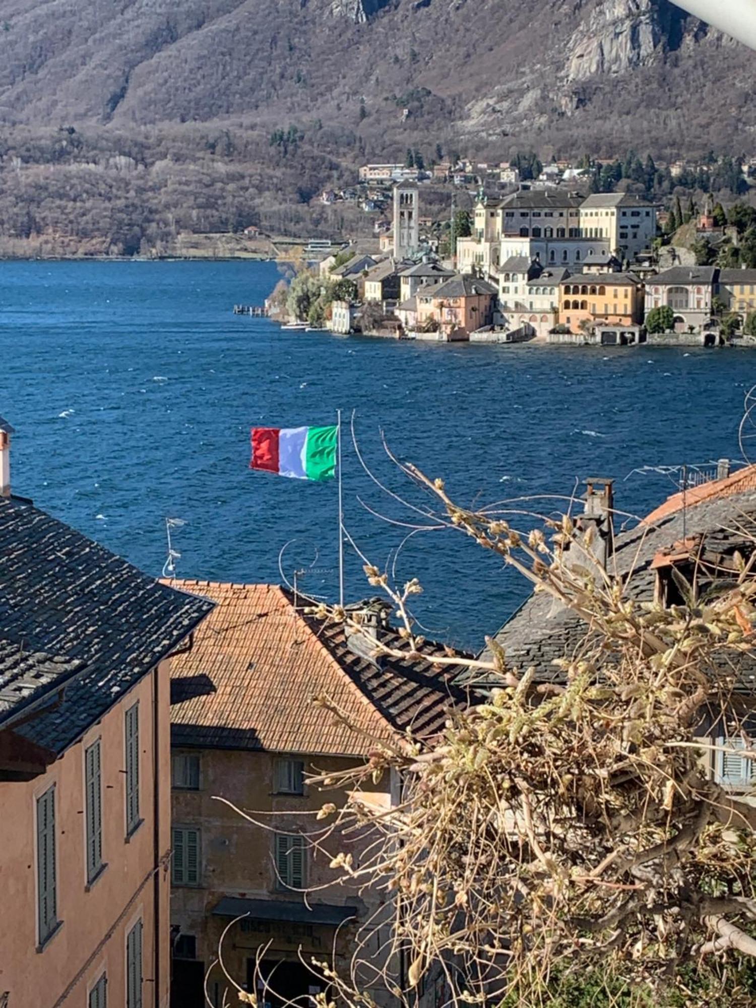 -Ortaflats- Appartamenti Imbarcadero & Palazzotto オルタ・サン・ジューリオ エクステリア 写真